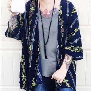 LuLaRoe Lindsay Kimono